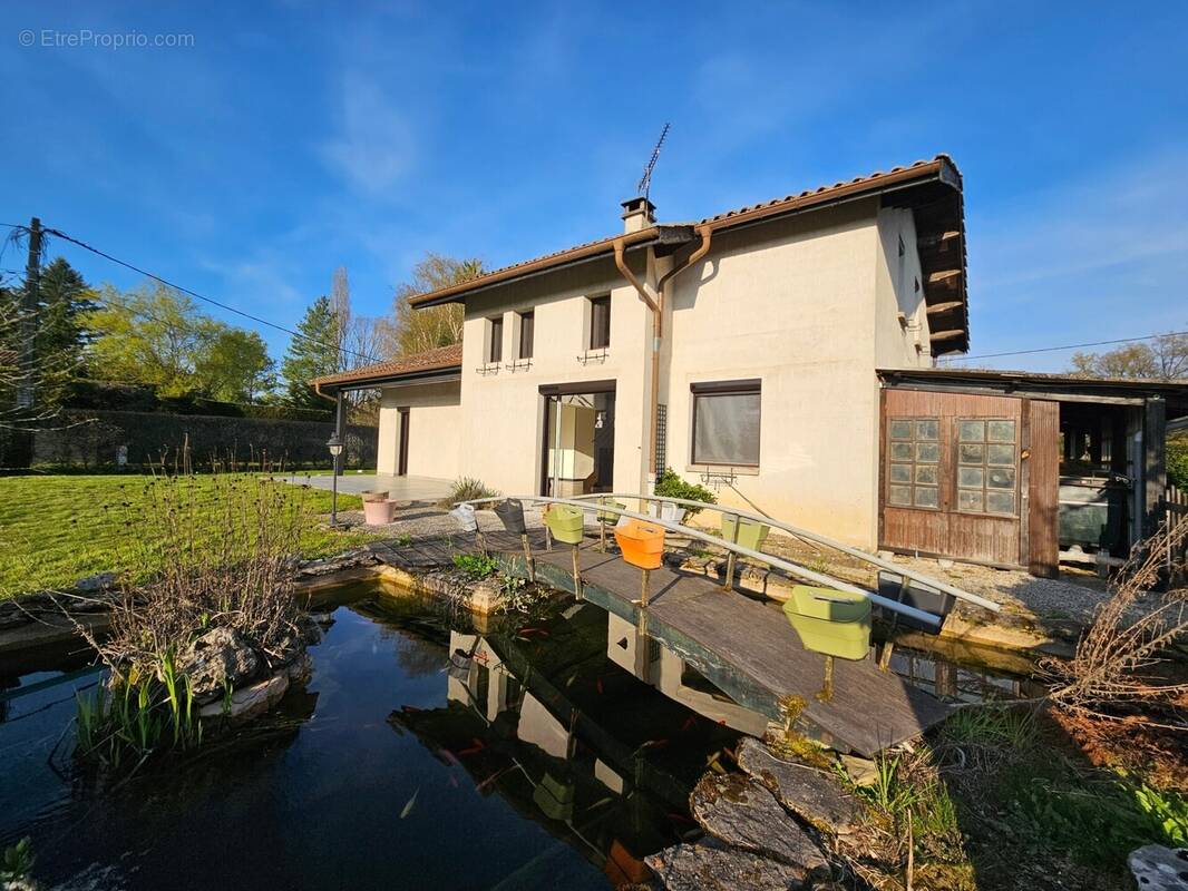 Maison à SAINT-ETIENNE-DU-BOIS