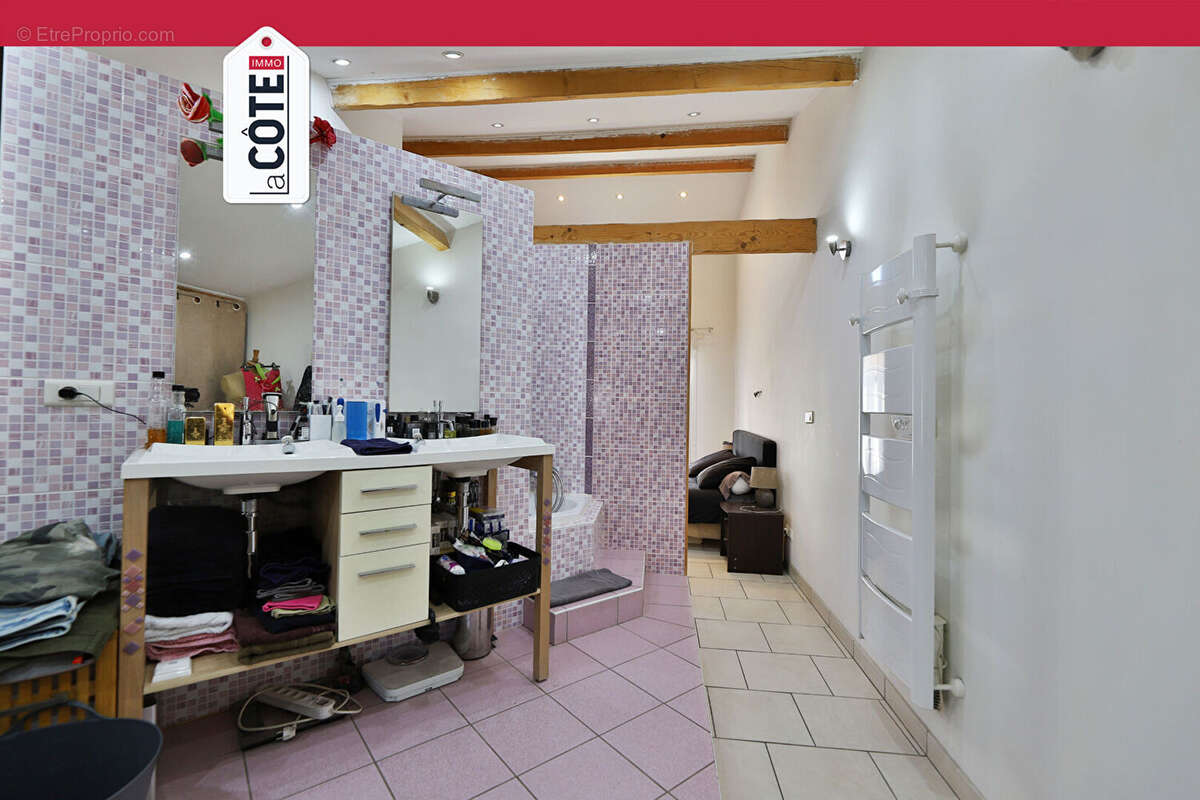 Maison à SAINT-MITRE-LES-REMPARTS