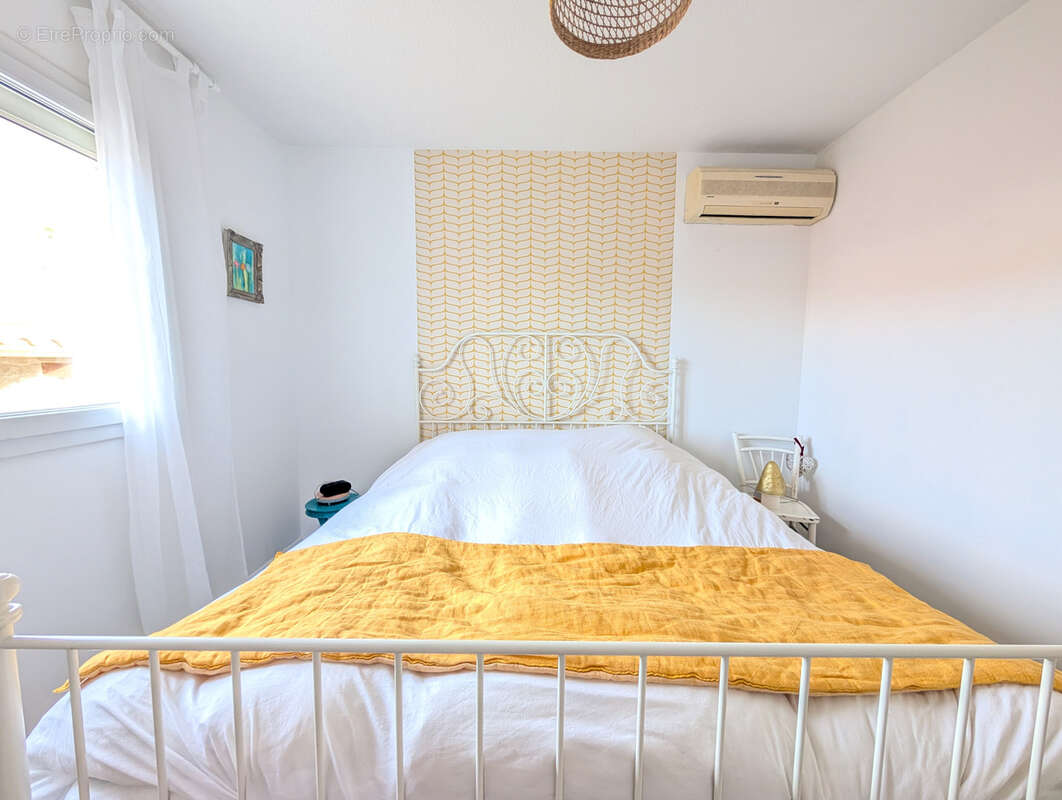 Maison à SAINT-LAURENT-DE-LA-SALANQUE