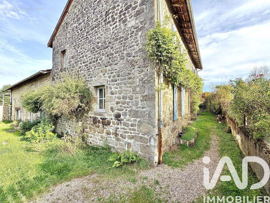 Photo 2 - Maison à PEYRAT-LE-CHATEAU