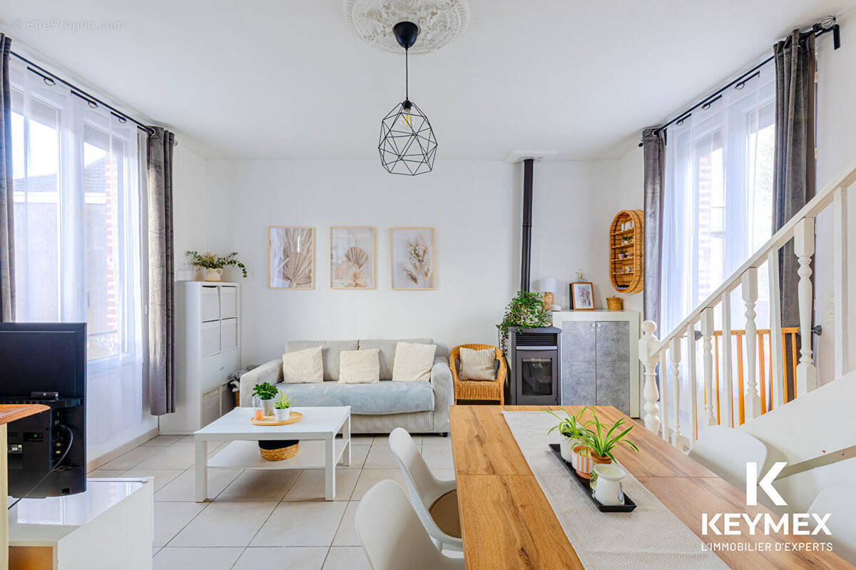 Maison à SAINTE-GENEVIEVE