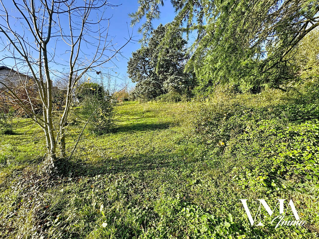 Terrain à SAINT-GERMAIN-SUR-L'ARBRESLE