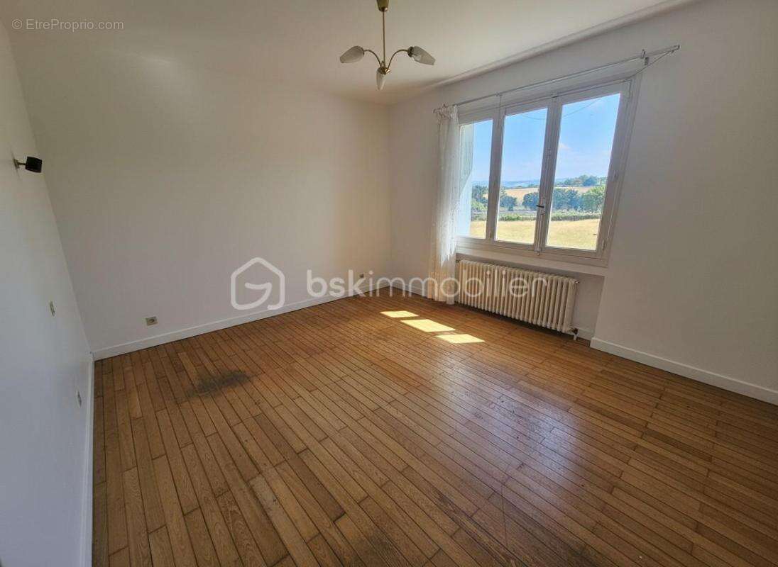 Noailly (42640) – Maison sur sous-sol avec vue dégagée et beau potentiel ! - photo 9