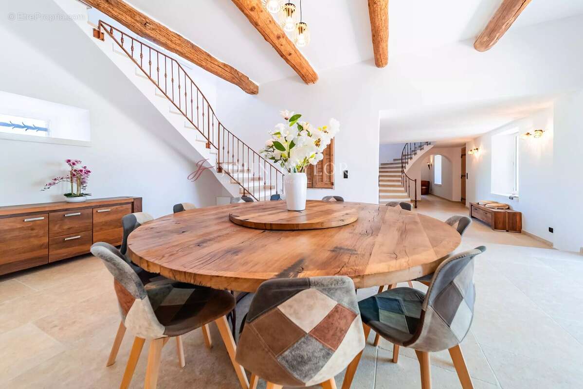 Maison à OPPEDE