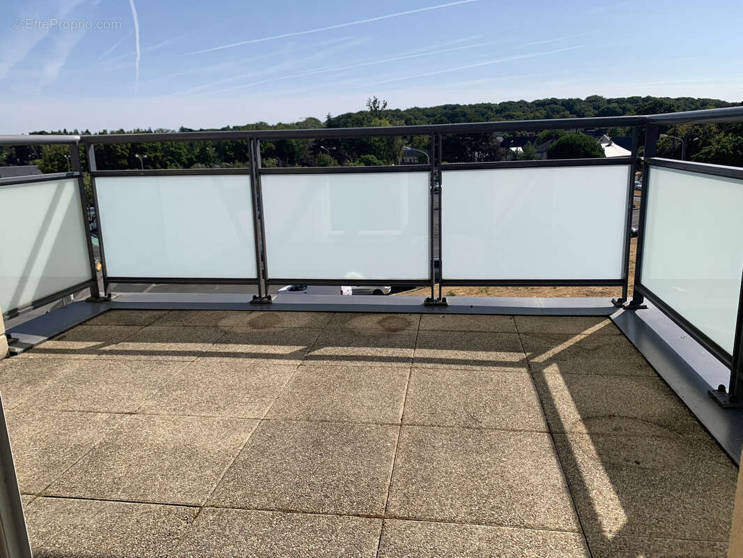 A Vendre appartement T4 de 86M2 - 3ème et dernier étage - CHAMBRAY LES TOURS - photo 3