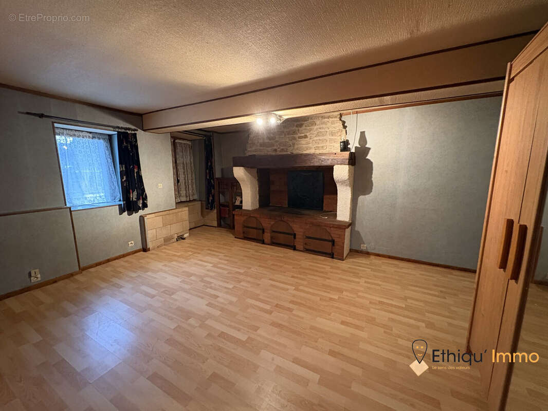 Maison 114 m² à Soulaines-Dhuys  - photo 4