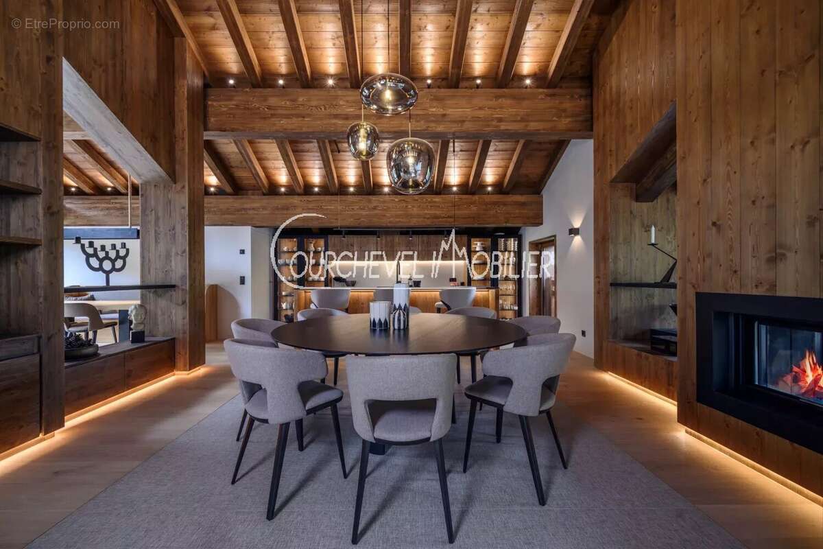 Maison à LES ALLUES