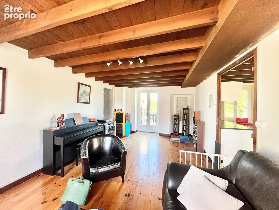 Maison Montillieres Sur Orne 3 pièce(s) 60 m2 - vaste salon séjour - sous-sol complet  - dans le bourg au calme - photo 4