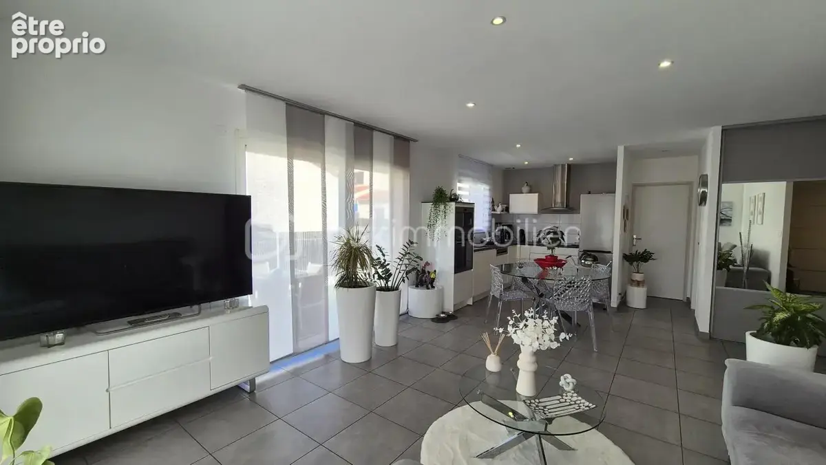 A vendre villa trois faces recente de 82m² sur terrain de 286m² a elne - en plain pied - deux chambres - garage - aucun travaux  - photo 5