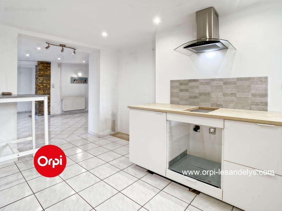 Maison à FLEURY-SUR-ANDELLE