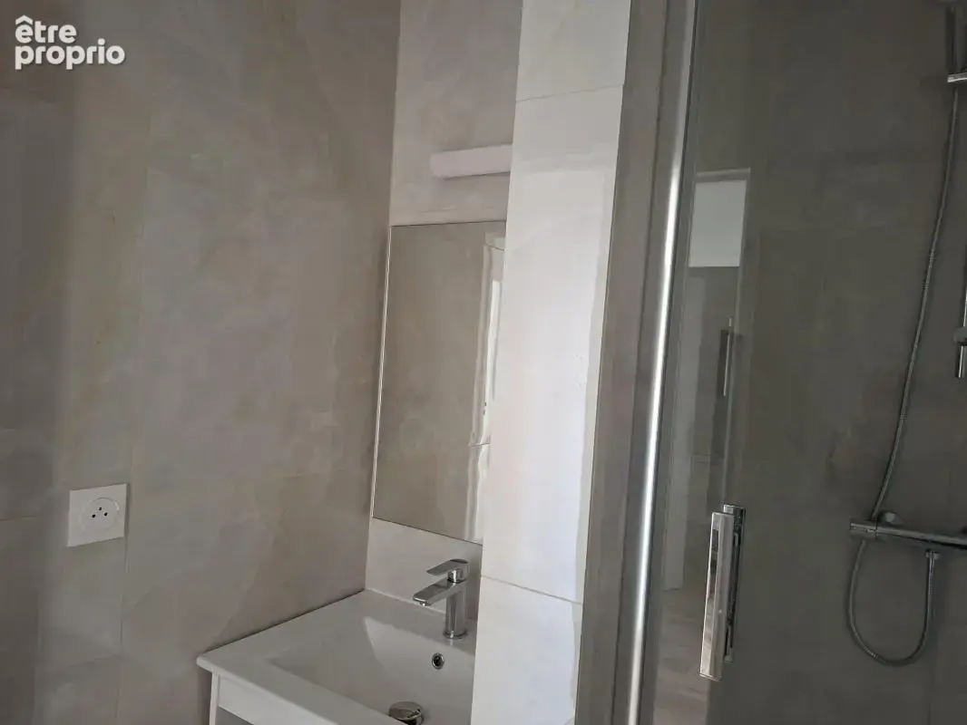 Trappes centre – appartement t5 rénové avec balcon – proche gare - photo 12