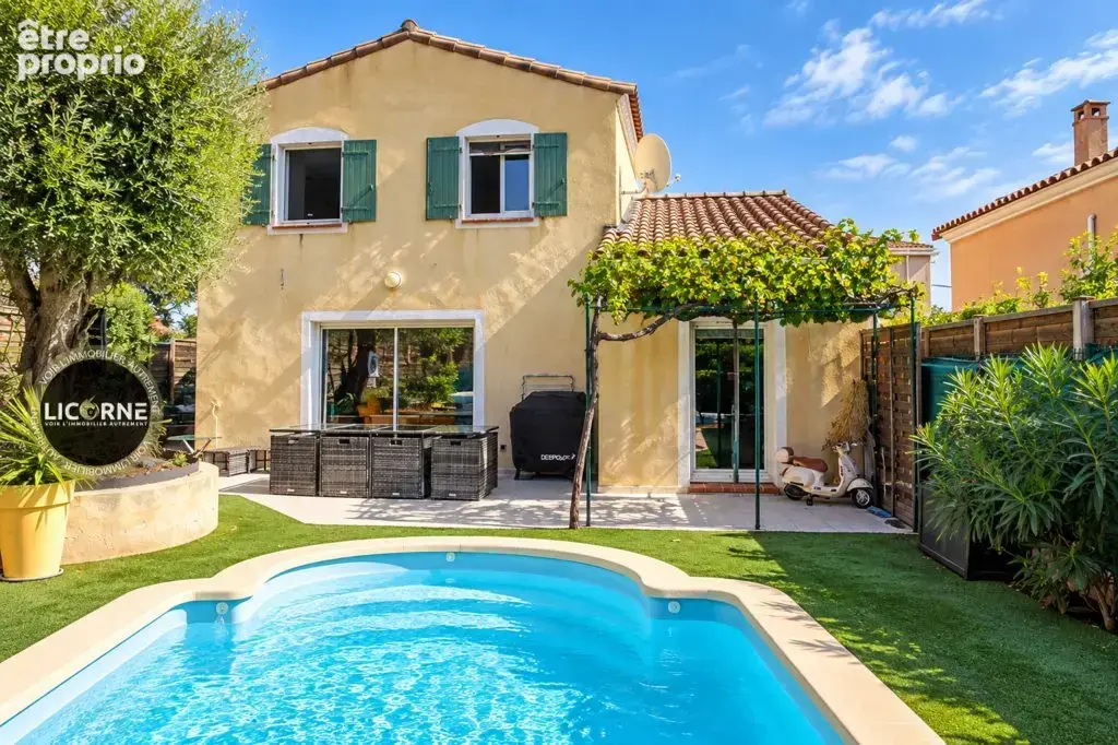 Maison 5 pièces 111 m² à vendre à La Ciotat (13600) - photo 2