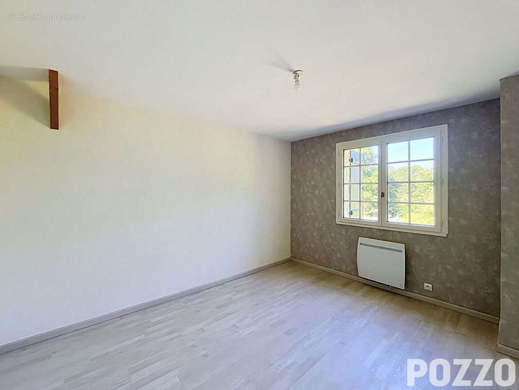 A vendre pavillon de 5 pieces (109 m2) a vire-normandie (14) - photo 9