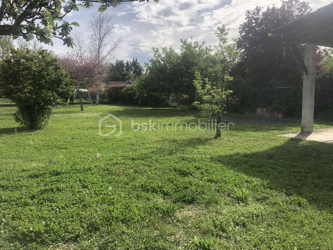 Terrain à MONTASTRUC-LA-CONSEILLERE