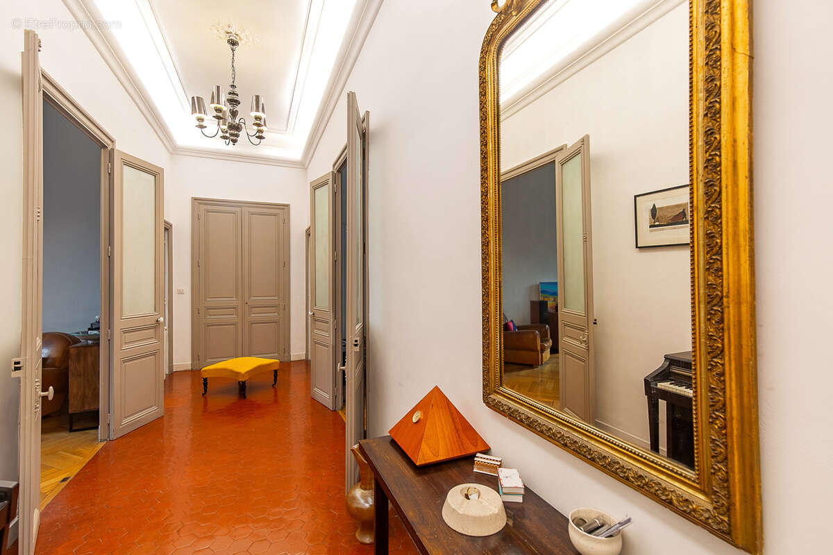 Appartement à MARSEILLE-6E