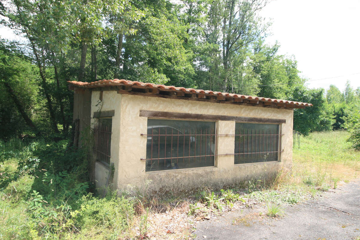Maison à MONPLAISANT