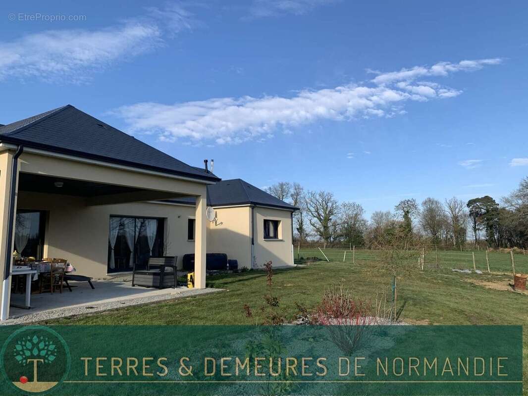 Maison à MORTREE