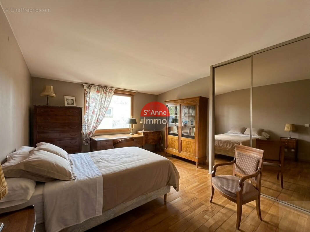 Amiens - quartier plein sud - 104m2 - t3 - cave - garage - jardin - cour - places de parking - photo 10