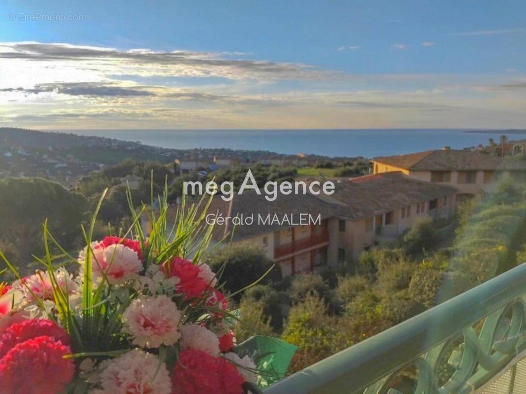 Appartement à ROQUEBRUNE-SUR-ARGENS