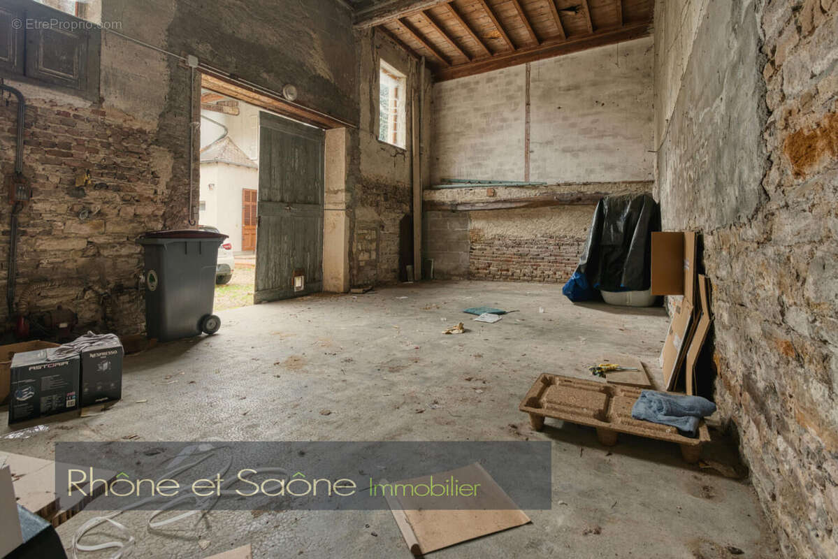 Photo 2 - Maison à MONTMERLE-SUR-SAONE