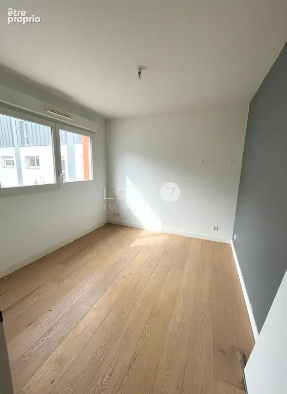 Appartement t4 avec balcon, cave et garage   centre-ville de lorient - photo 3