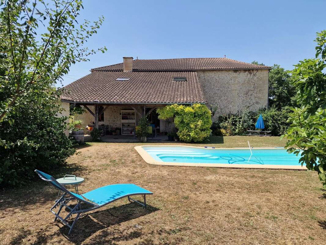 Propriété de caractère à la campagne avec vue panoramique - photo 12