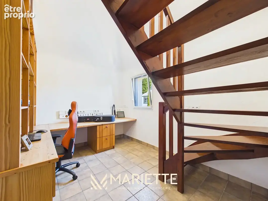 "KERBELL" Proche bourg - Maison aux beaux volumes en impasse - photo 14