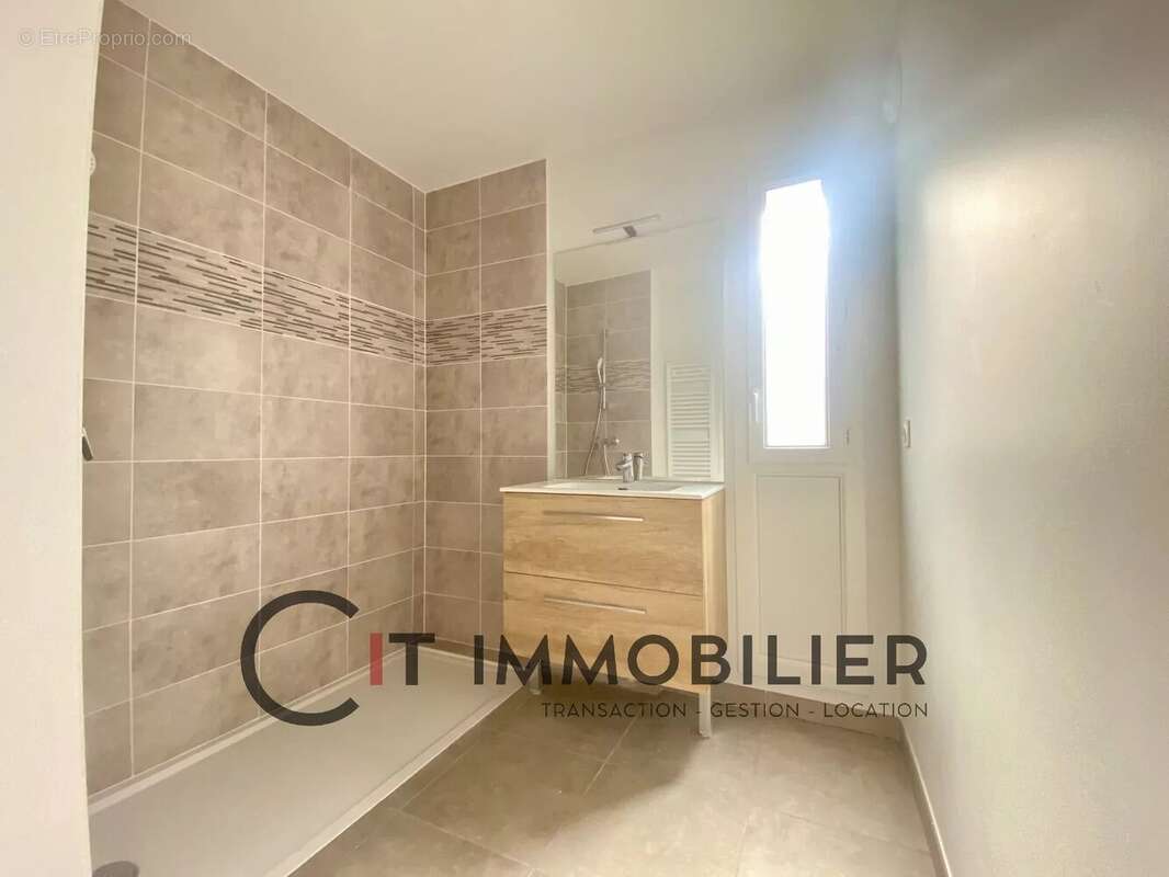 Appartement à LA TOUR-DU-PIN