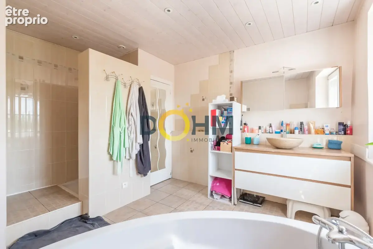 Ensemble immobilier, maison 146m2  plus  2 appartements sur terrain de 1075m2 - photo 13
