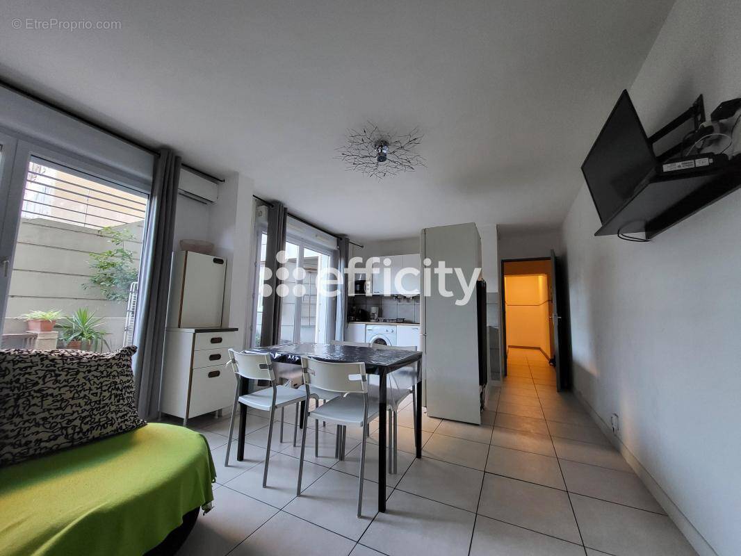 Appartement à MARSEILLE-3E