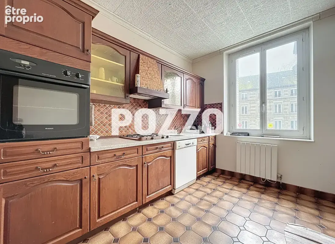 A Vendre - Saint Hilaire Du Harcouet - Appartement Libre 5 pièce(s) 122 m² - Centre-ville - photo 5