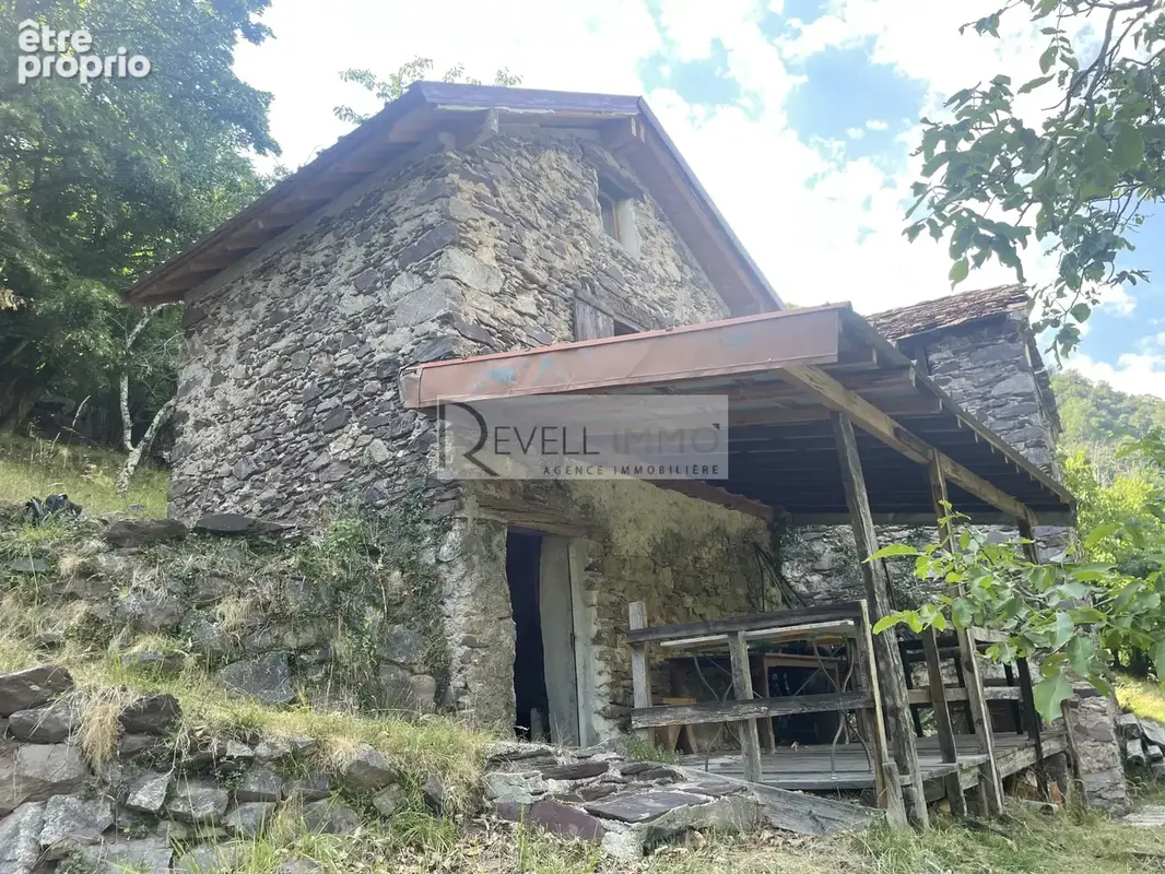 À vendre   Appartement, terrain et grange à Roure - photo 1