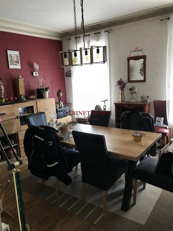 Autre à FONTAINEBLEAU