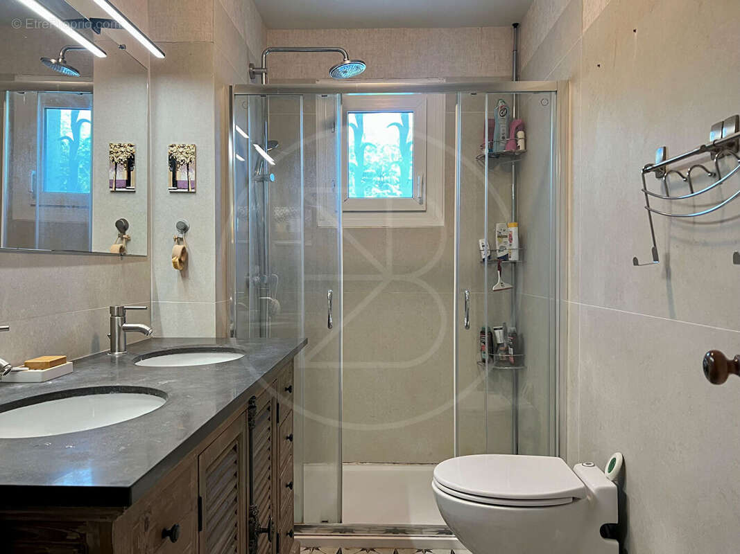 Maison à SAINT-EMILION