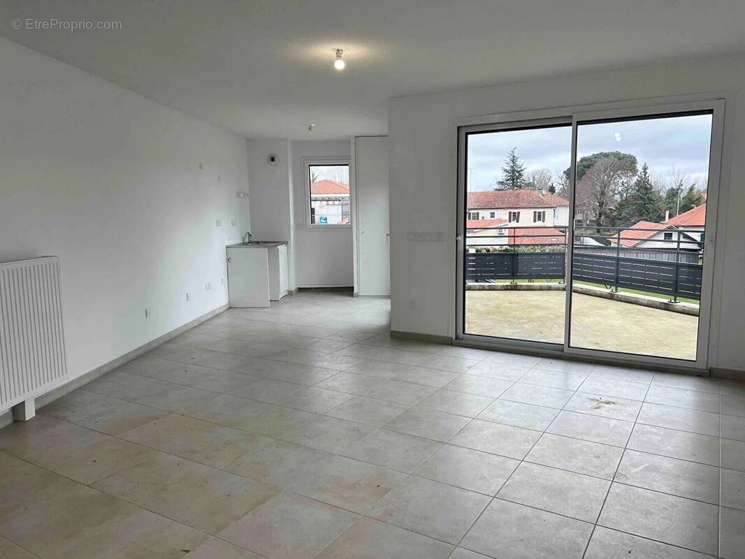 Appartement à PARENTIS-EN-BORN