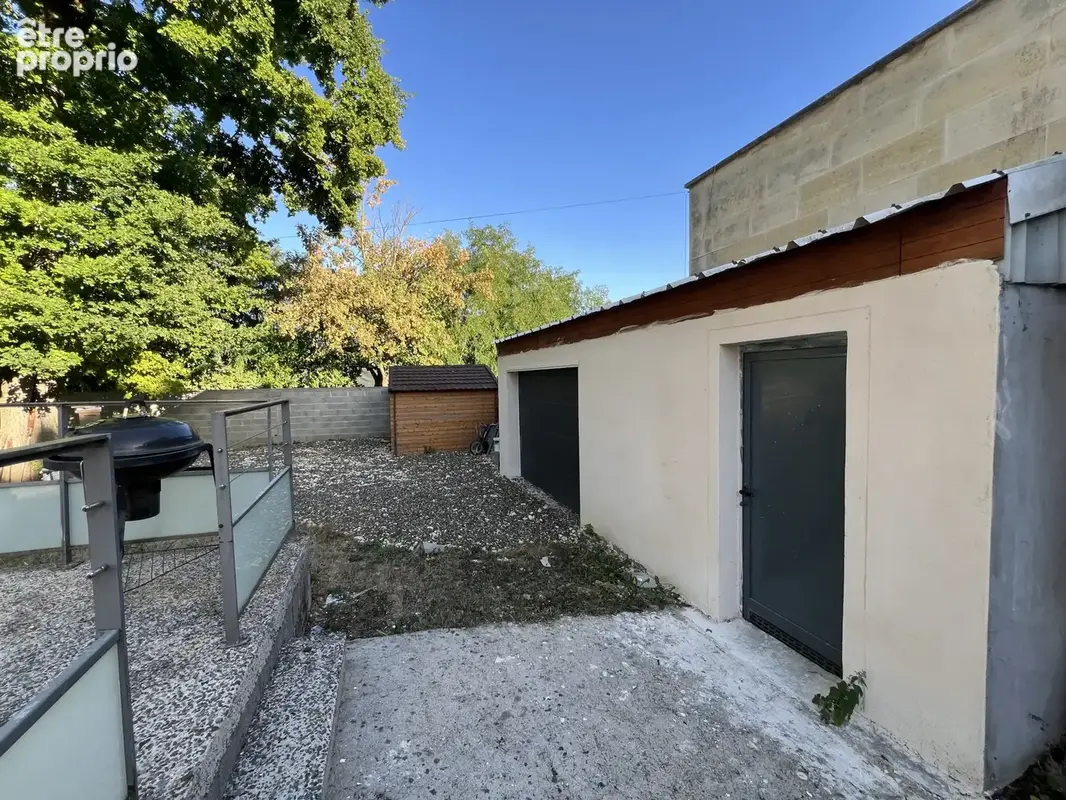 Maison familiale avec jardin, deux terrasses et garage - photo 3