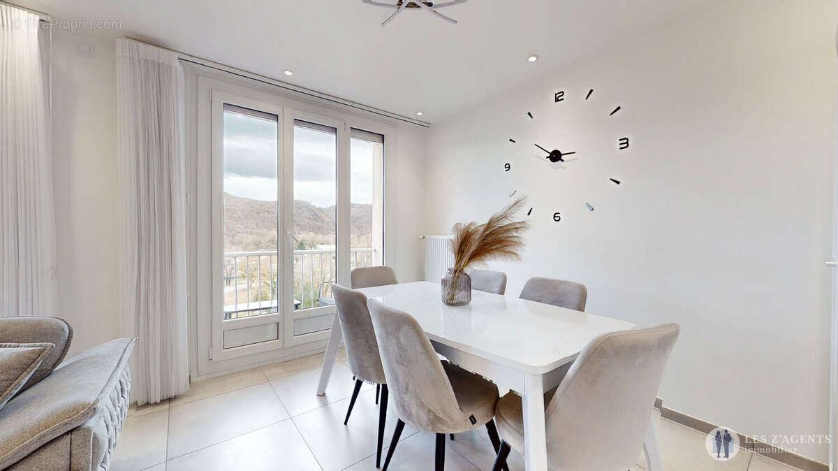 Appartement à LE PONT-DE-CLAIX