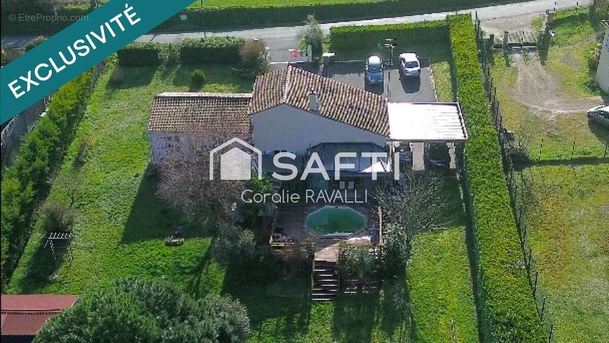 Photo 2 - Maison à VILLEBOIS-LAVALETTE