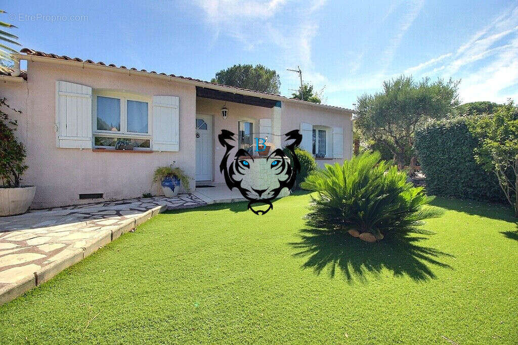 Maison à ROQUEBRUNE-SUR-ARGENS