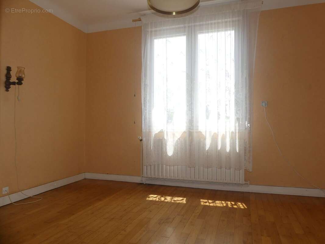 Maison 80 m² à Saint-Nicolas-De-Redon  - photo 3