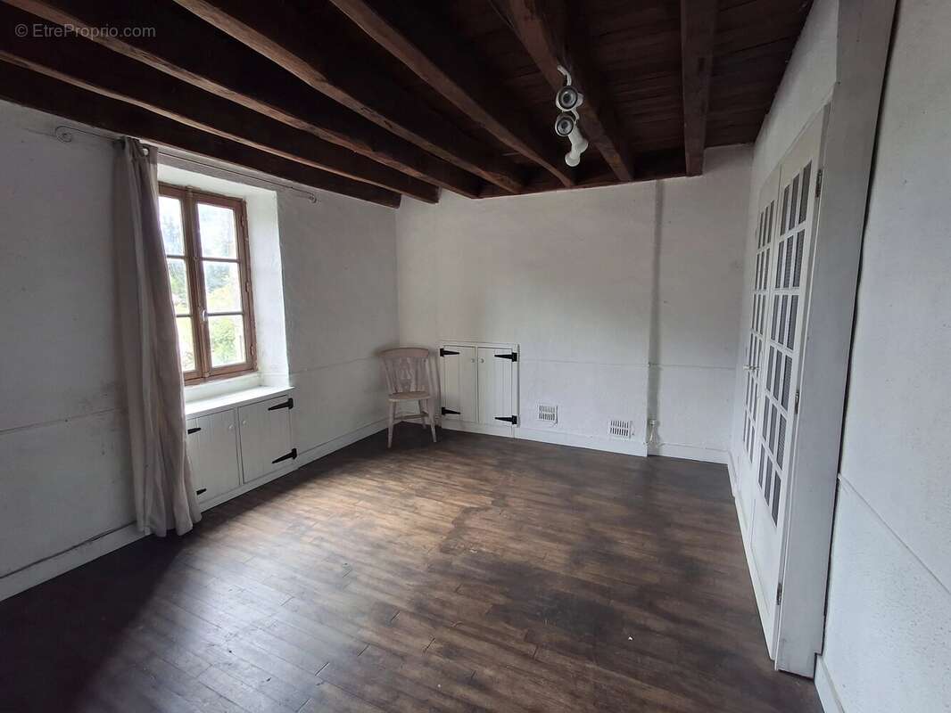 Charmante maison de caractère en pierre avec jardin dans un hameau paisible - photo 5