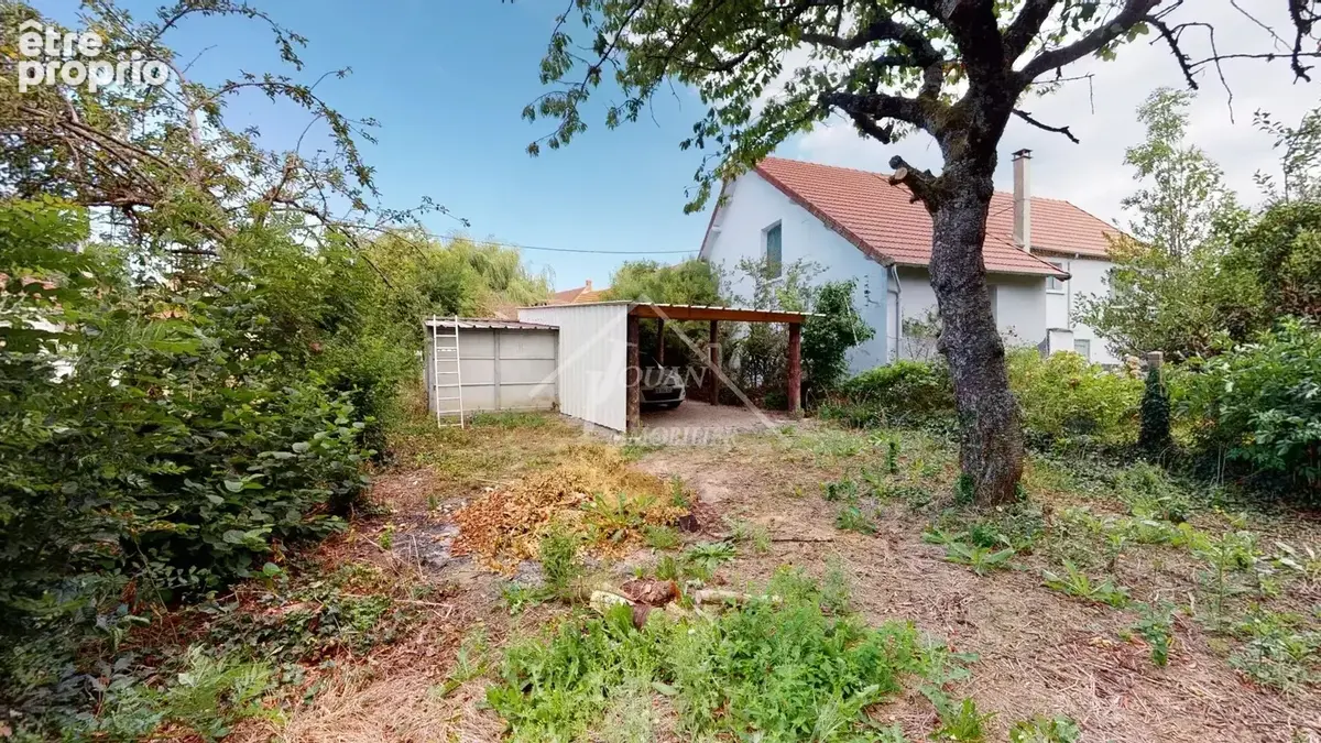 Maison rénovée, deux chambres, garage et jardin - photo 3