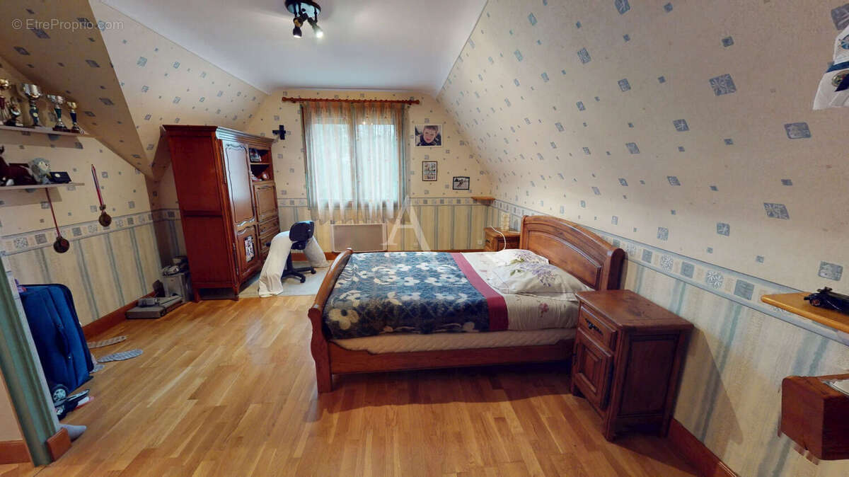 Maison à SAINT-JEAN-DE-BRAYE