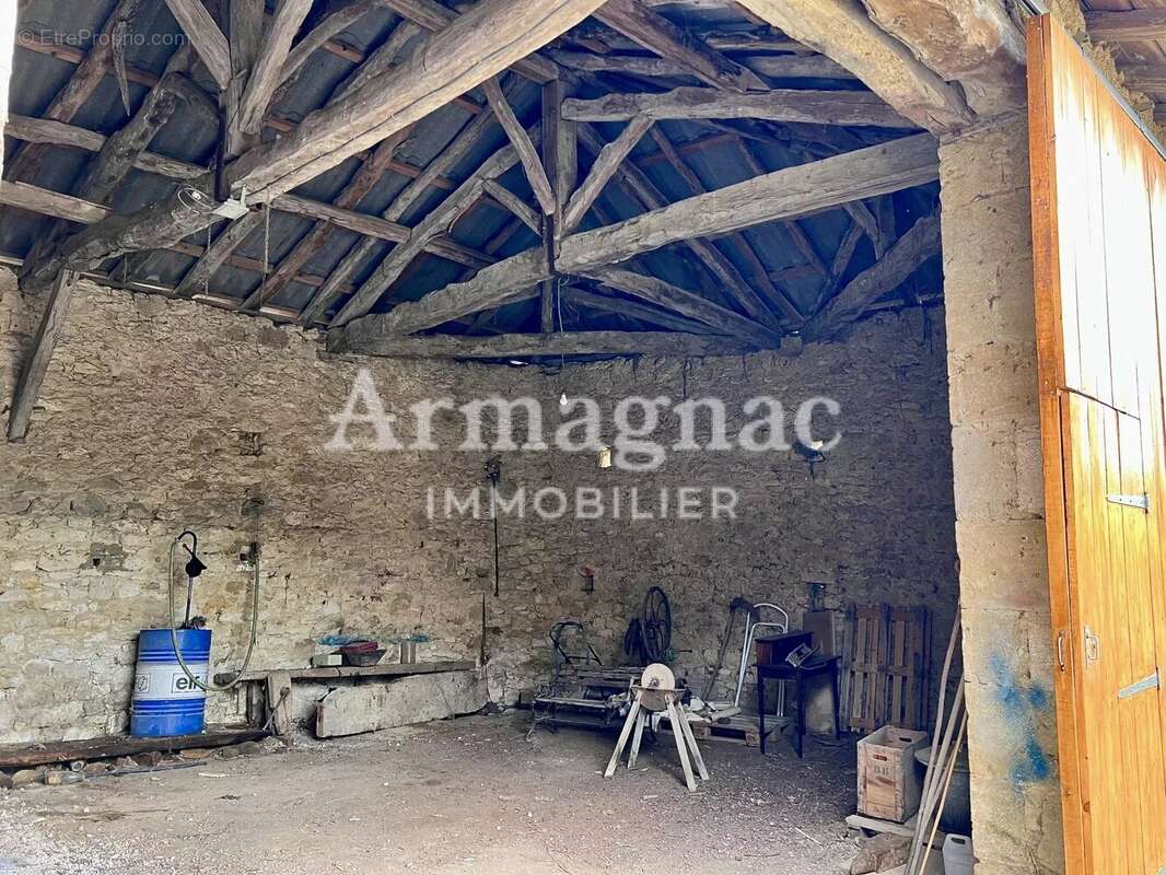 Maison en pierre avec dépendances à rénover - photo 13