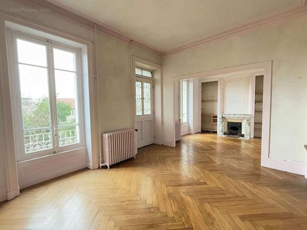 Maison à CALUIRE-ET-CUIRE