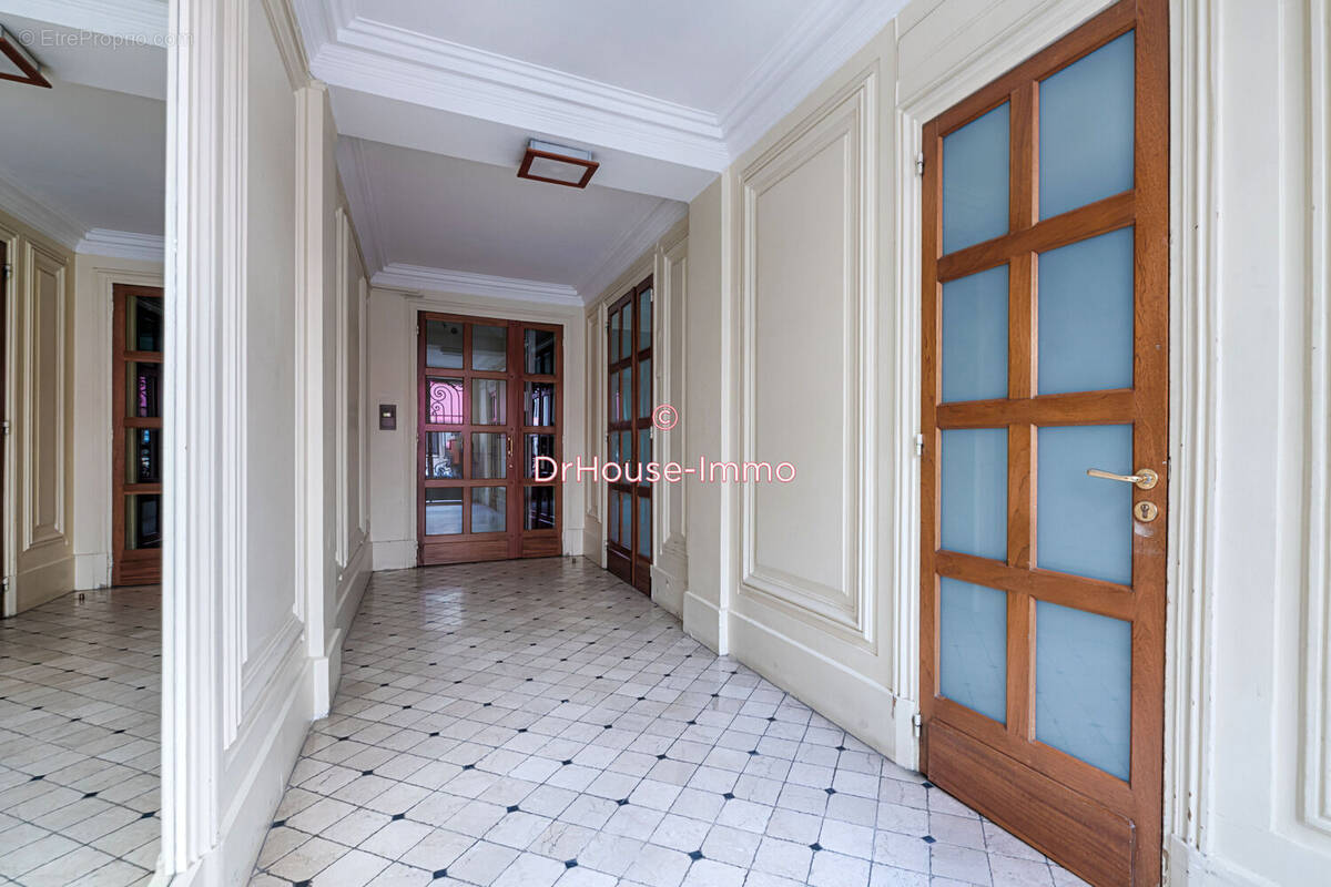 Appartement à PARIS-10E