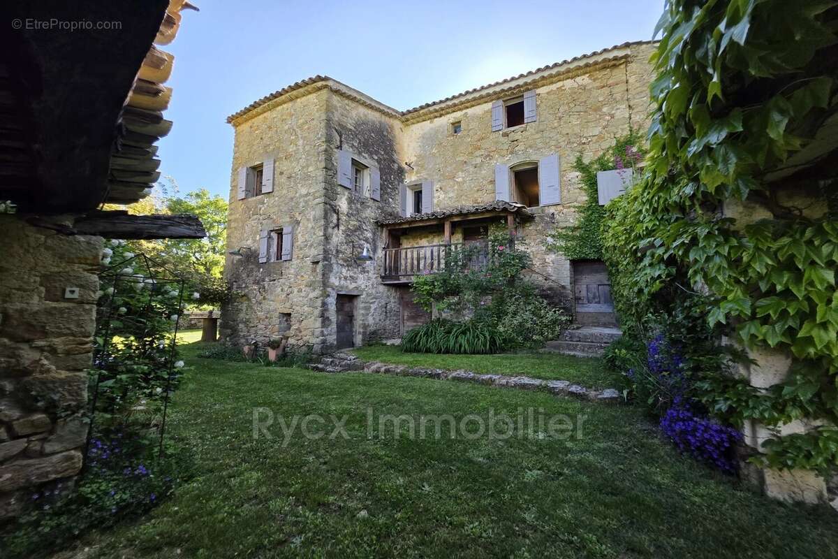 Maison à SIMIANE-LA-ROTONDE