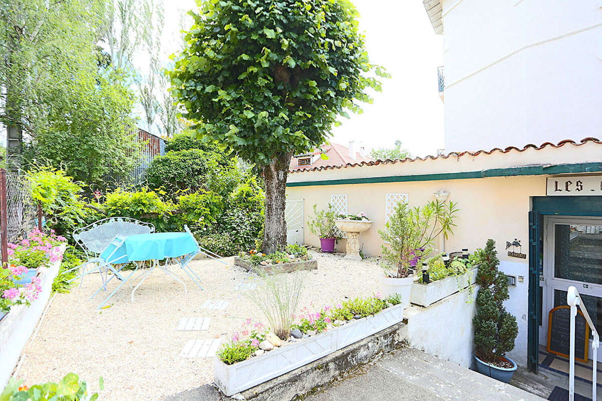 MAISON CHATEL GUYON - 11 pièce(s) - 382 m2 - photo 7