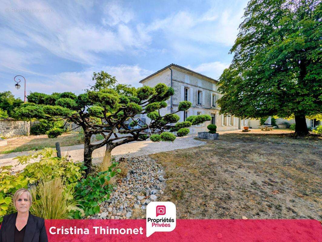 Maison de Caractère  204m² du XVIII Siècle à Salignac Sur Charente réf 459959 - photo 2