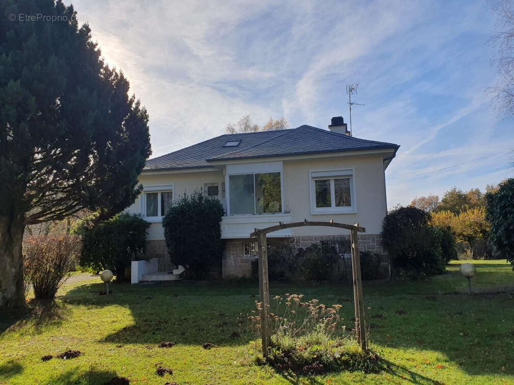 Maison à MARCILLAC-LA-CROISILLE